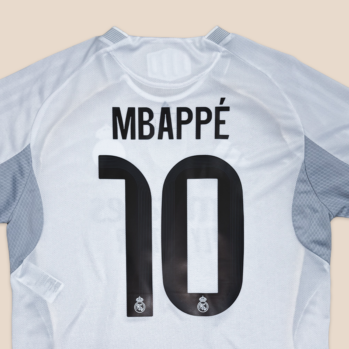 Real Madrid 2025/26 Home Version Player