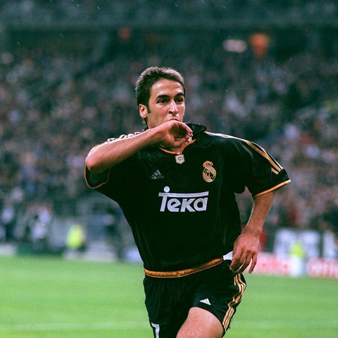 Real Madrid 1999/00 Away